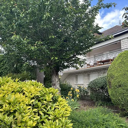T3 Centre-ville Avec Jardin, Clim, Balcon Et Garage - Fr-1-541-104 * La Roche-Posay